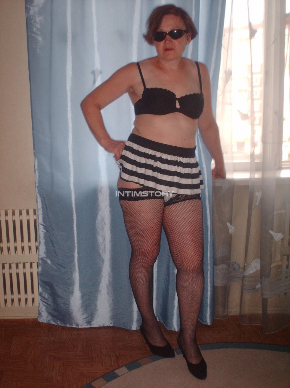 Elderly women in linen Private