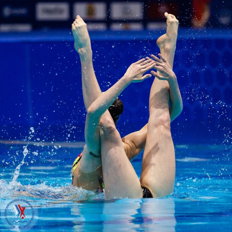 Naked athletes of synchronous swimming
