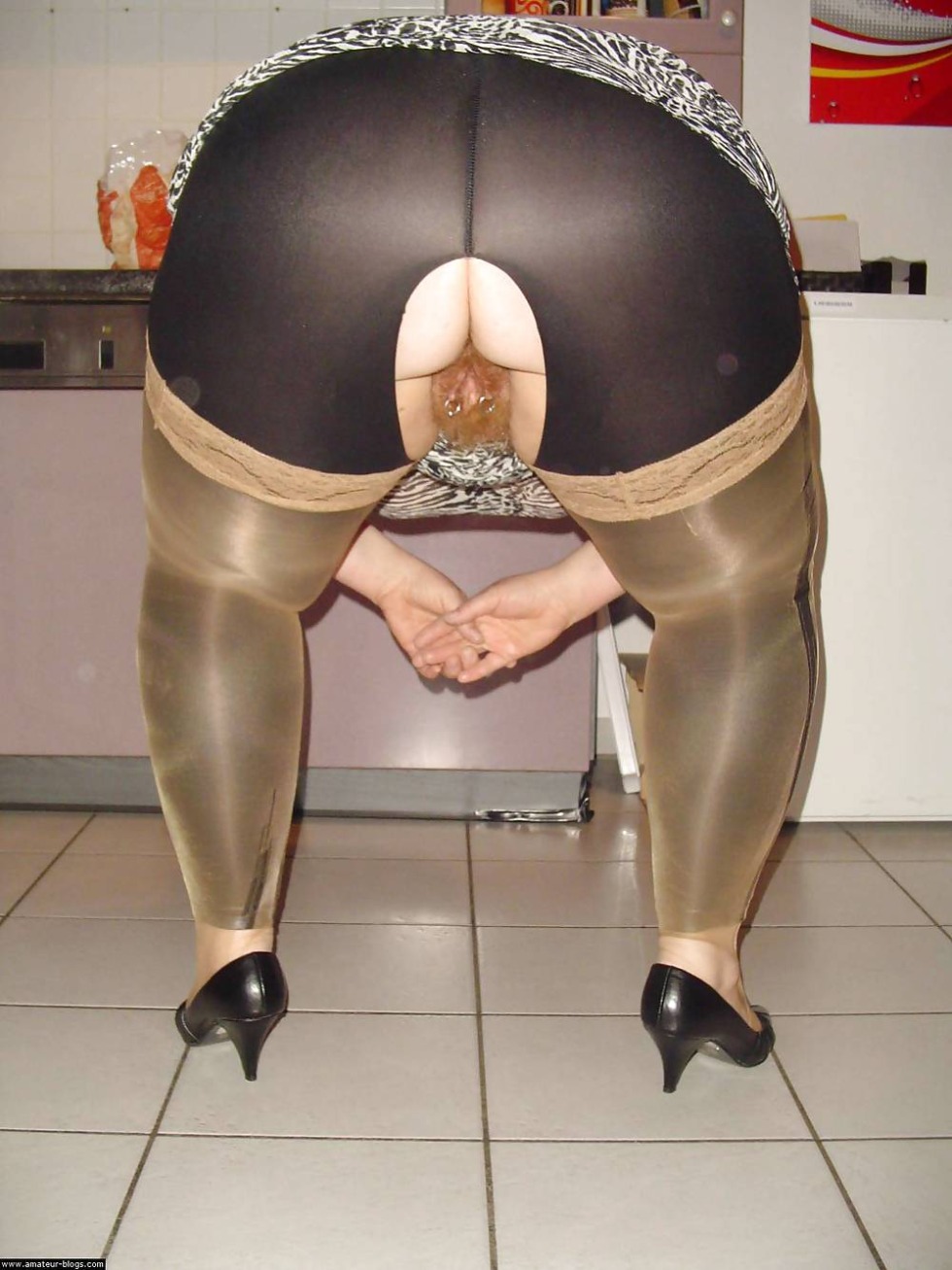 Pissing in Pantalones Women's