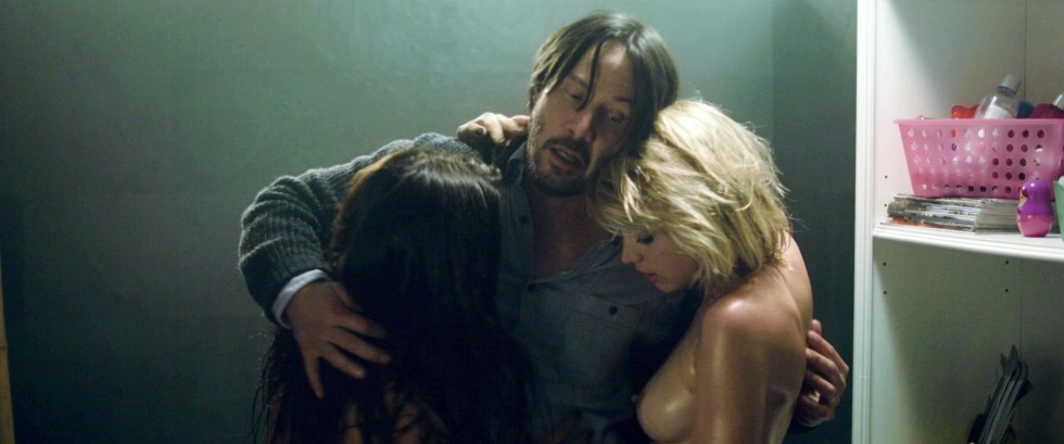 Ana de Armas and Keanu Reeves bed scenes