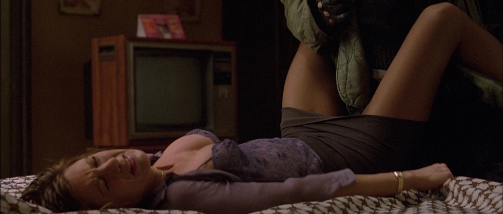 Jennifer Eniston bed scenes