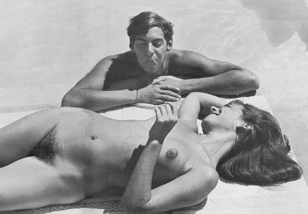 Naked pairs on the beach retro BB