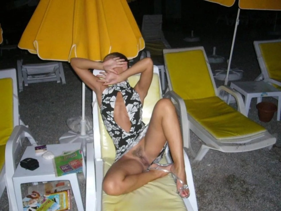 Girls without panties on vacation