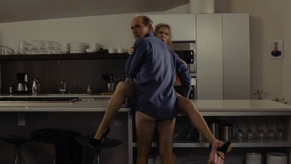 Catherine o'hara bed scenes