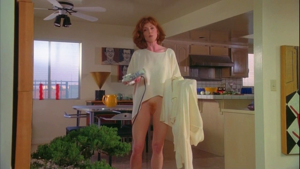 Julianna Moore without panties