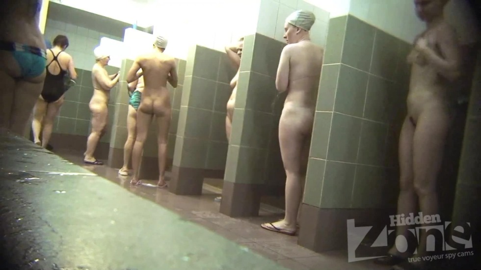 Naked women wash in the city public bath of retro