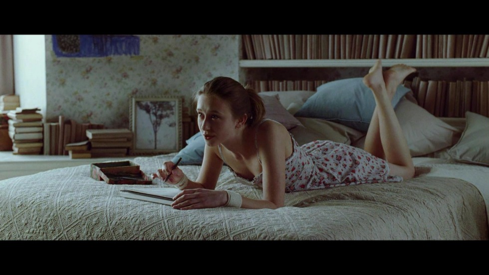 Vera Farmiga bedding