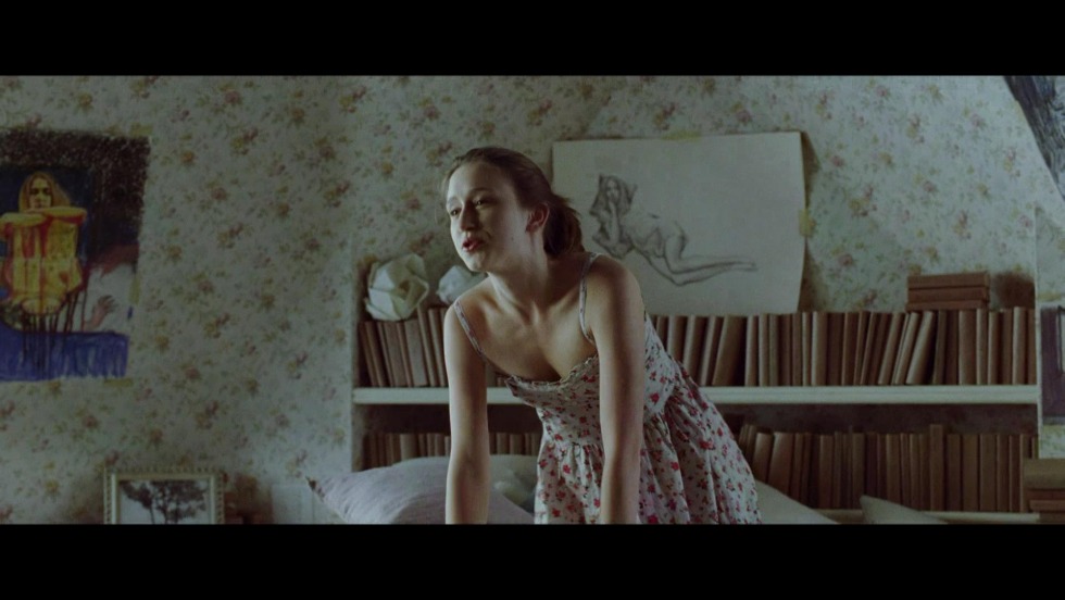 Taissa Farmiga photo naked