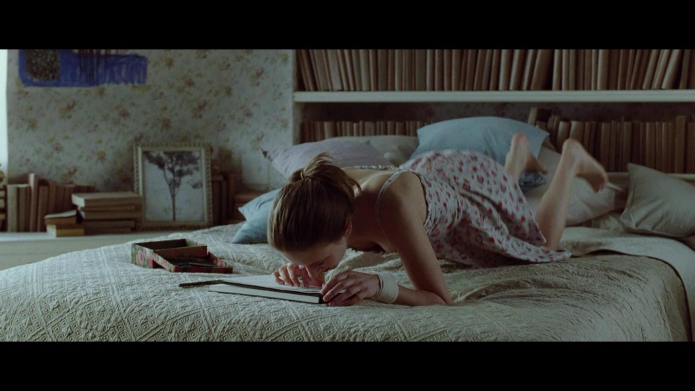 Taissa Farmiga bed scenes