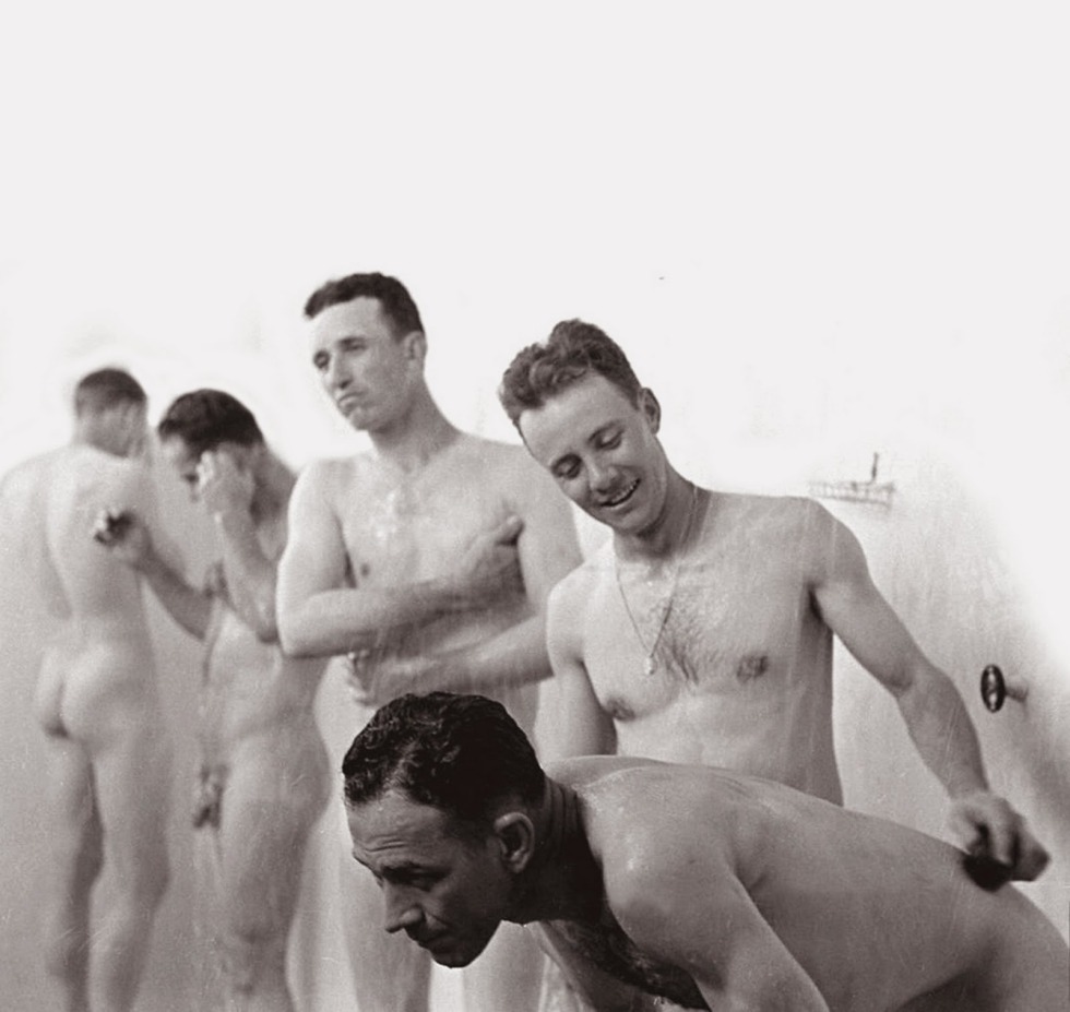 Retro naked bathing guys