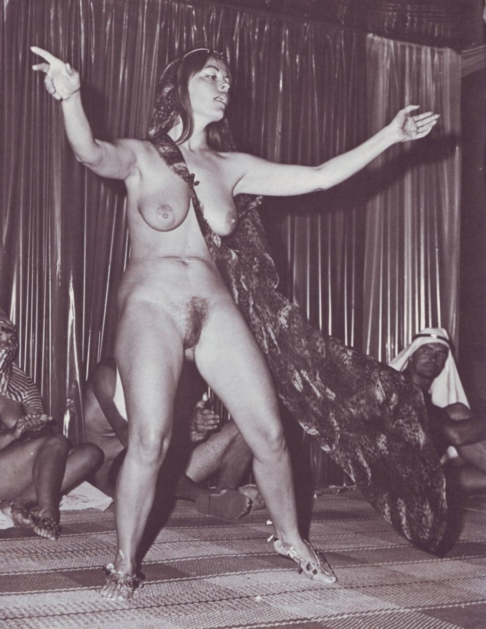 Hairy retro erotic dancing