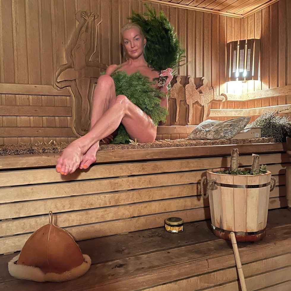 Anastasia Volochkova bath brooms