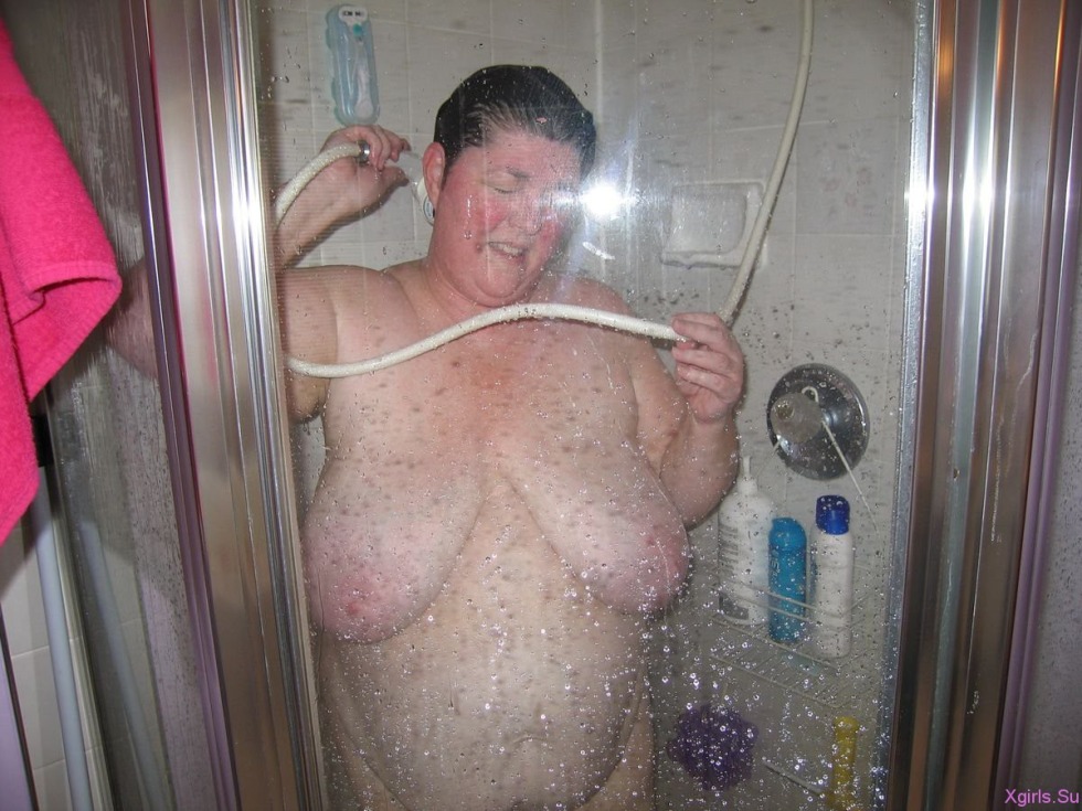 Fat naked women in the shower