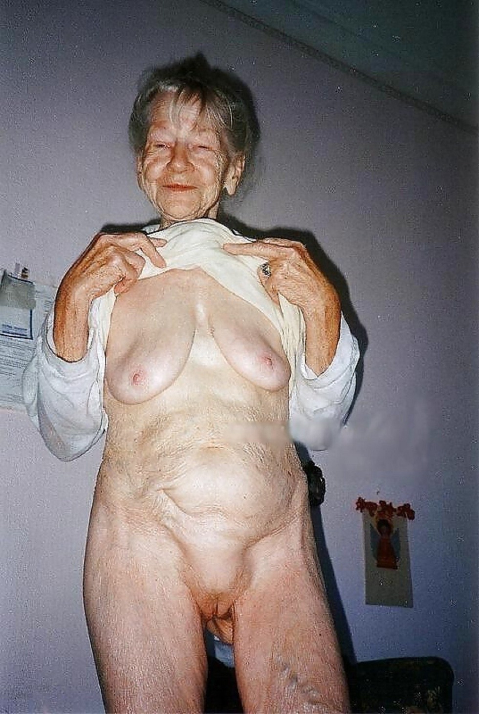Very old naked old women