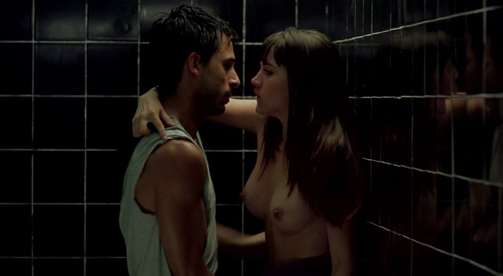Naked Ana de Armas in the movie Night Coctor