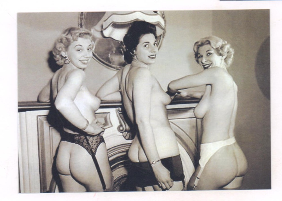 Retro women in stockings nude