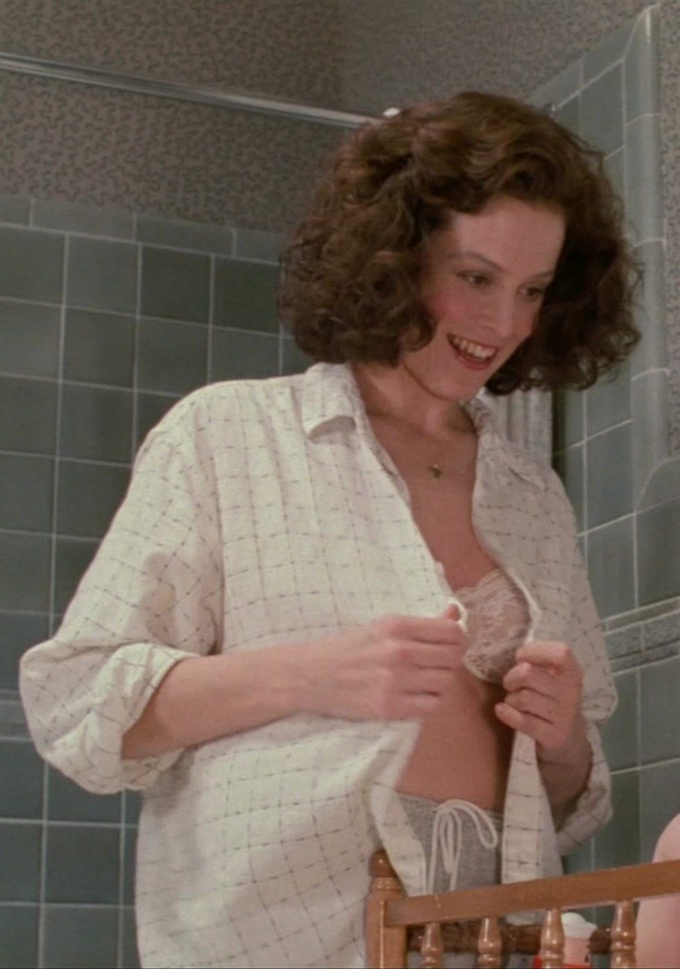 Sigurni Weaver Naked in the Cinema