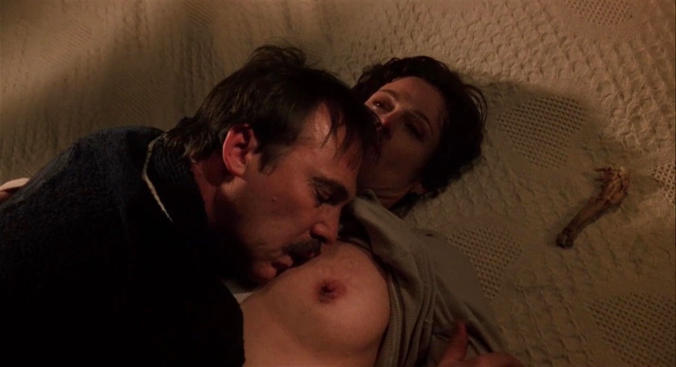 Sigurni Weaver erotic scenes