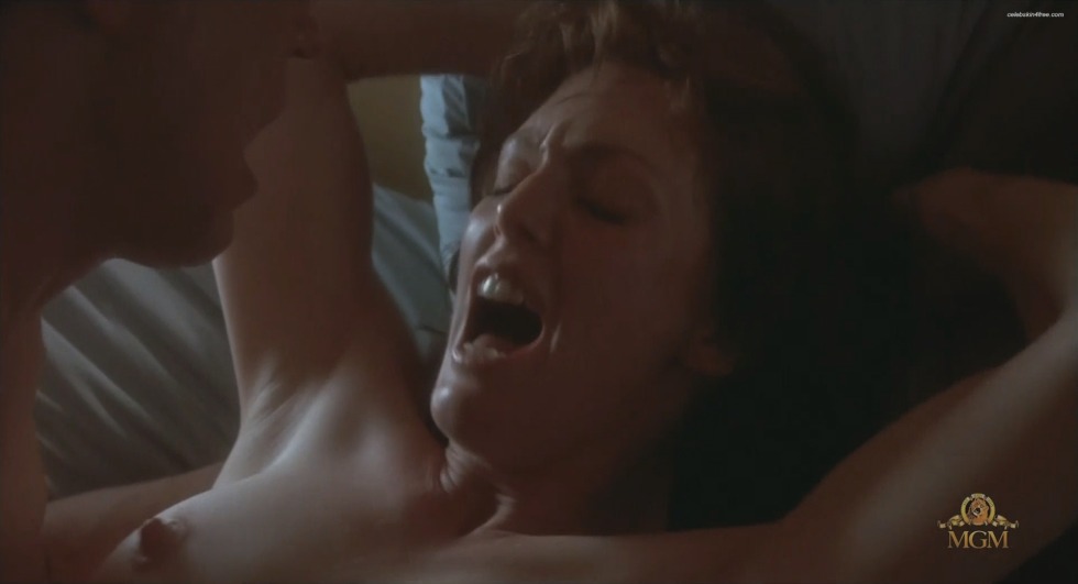 Julianna Moore Erotic scenes
