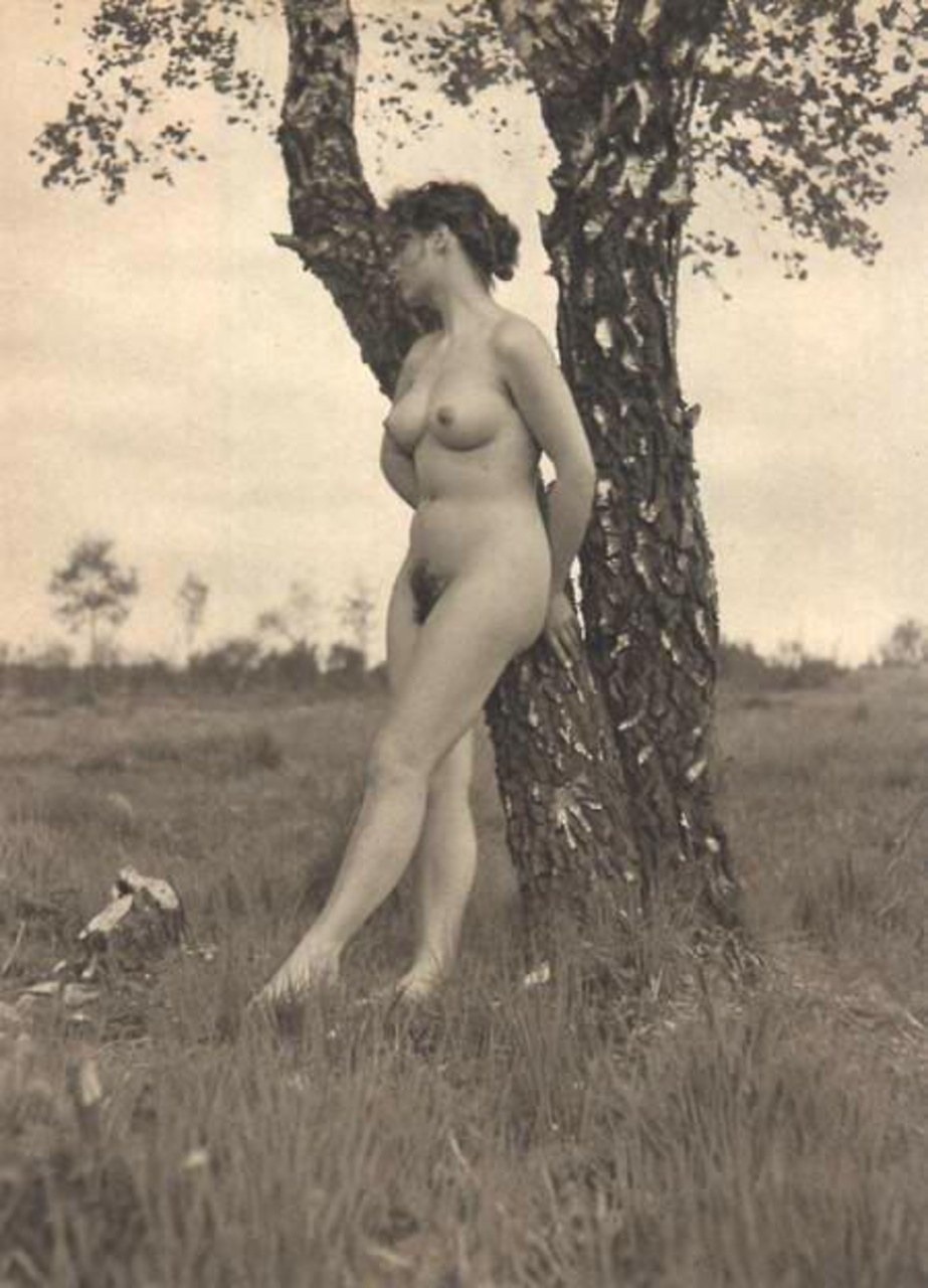 Retro naked women in nature
