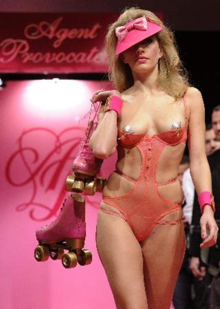 Drawing of underwear mod agent provocateur