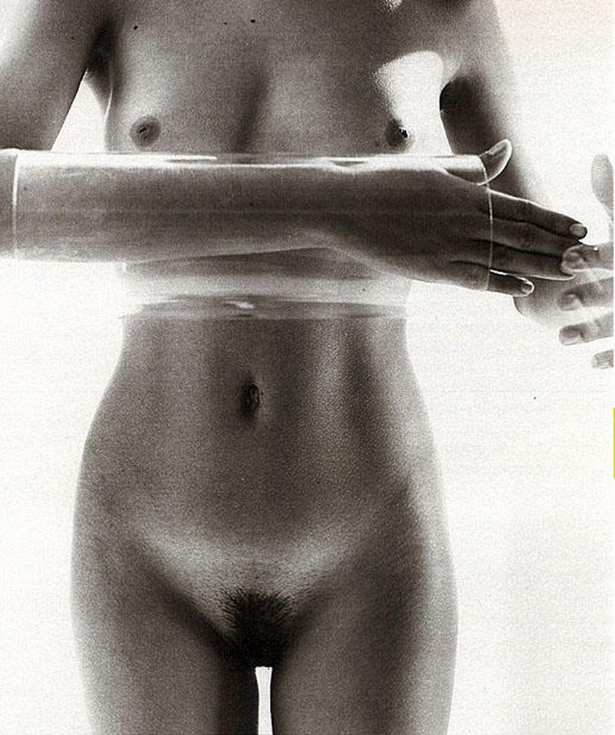 Adriana Lima Pirelli Nude