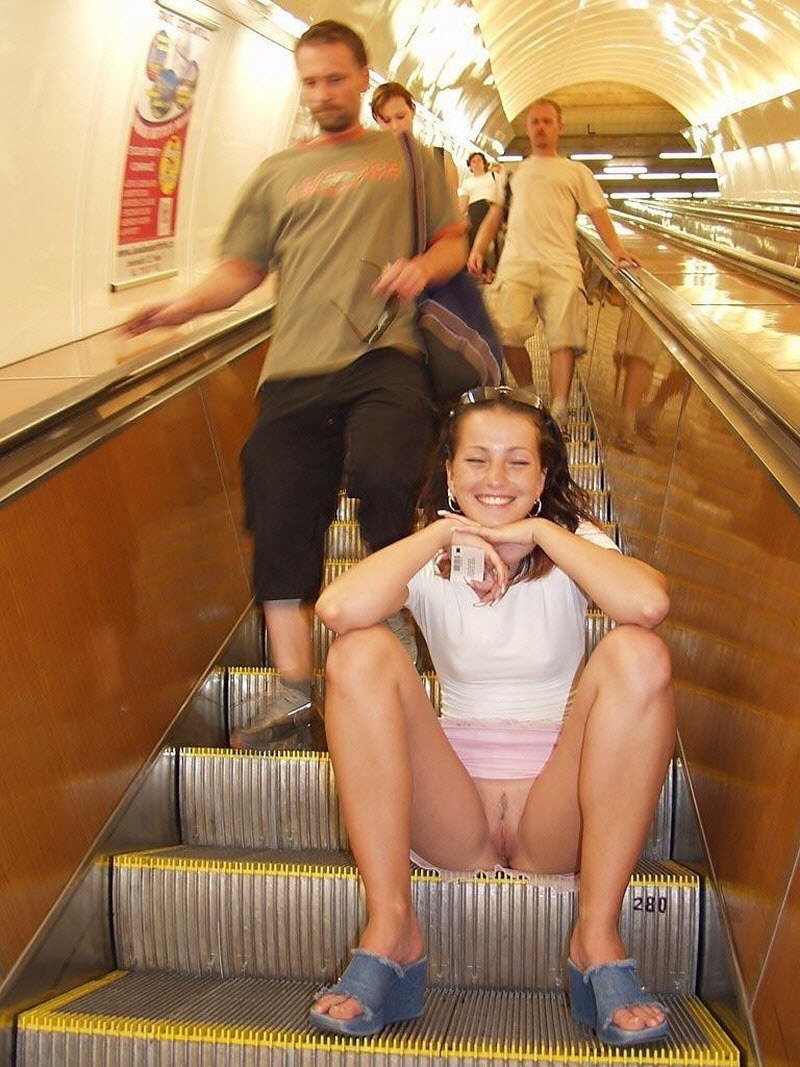 Girl without panties in the subway