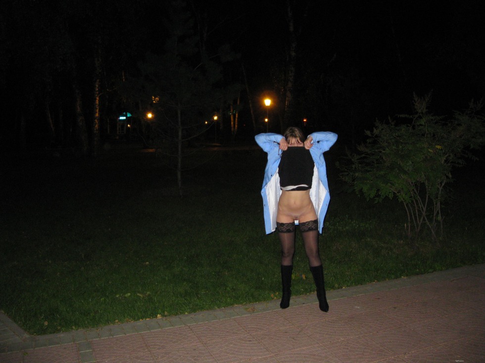 Night walk without panties