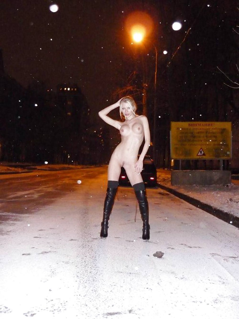 Naked girls in the winter on the road