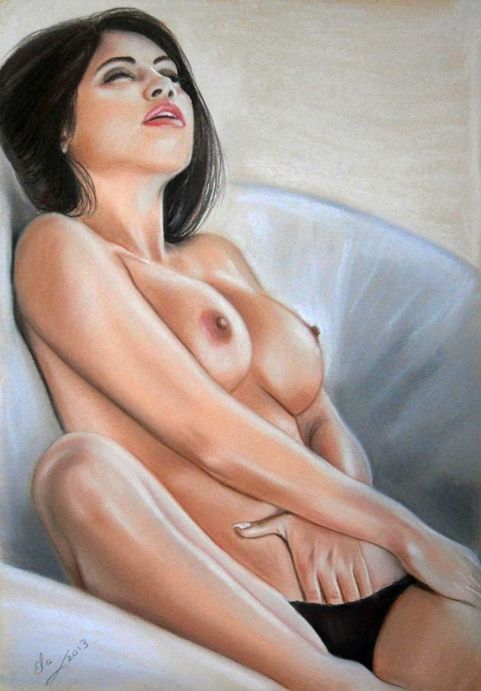Realistic drawings of naked women