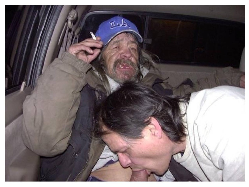 Bomzhikha sucks at the homeless