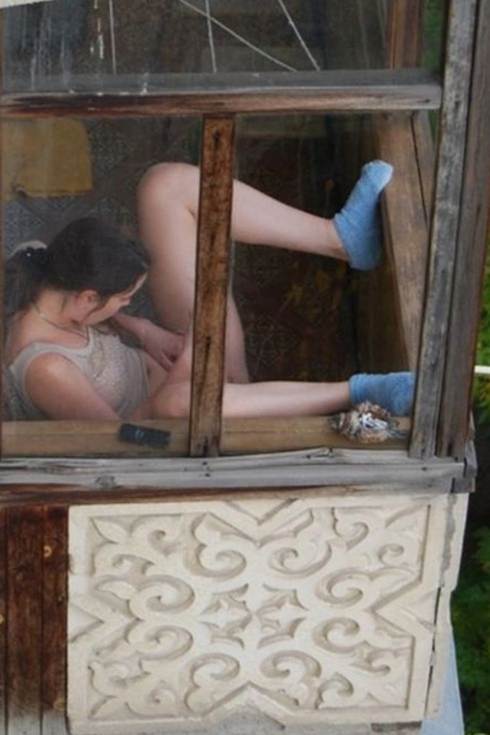 Women peeping in the country