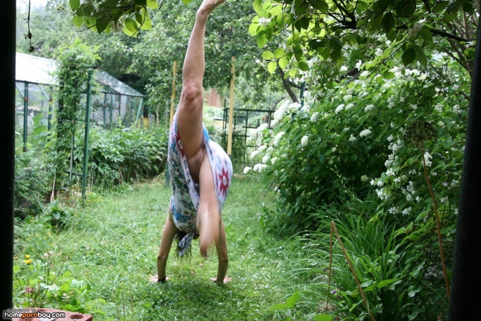 Women in the country without panties