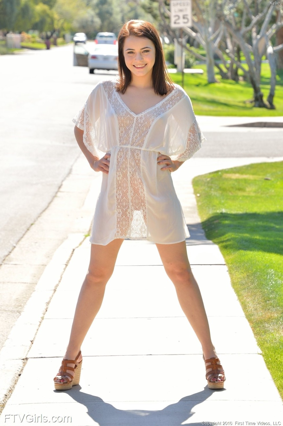 Kylie quinn on the street