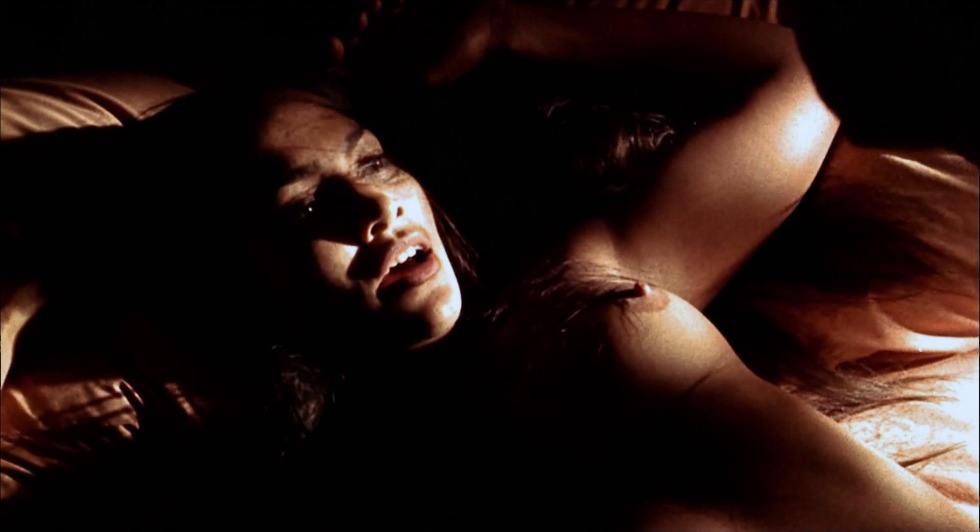 Naked Jennifer Lopez in the movie Turn