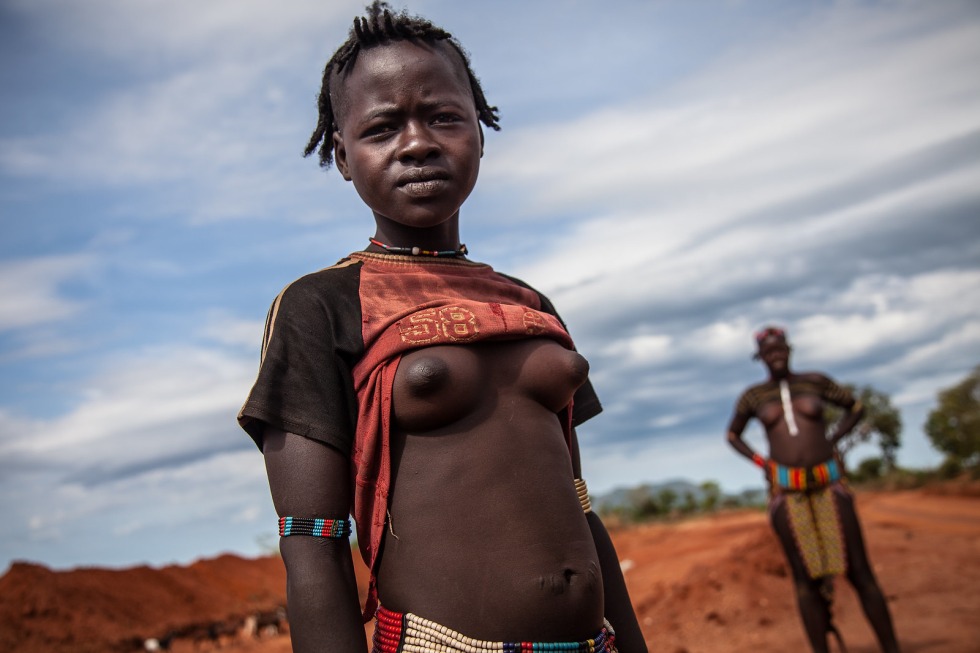 Women of a tribe without clothes