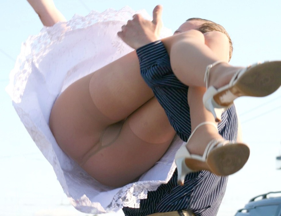 Spied without panties