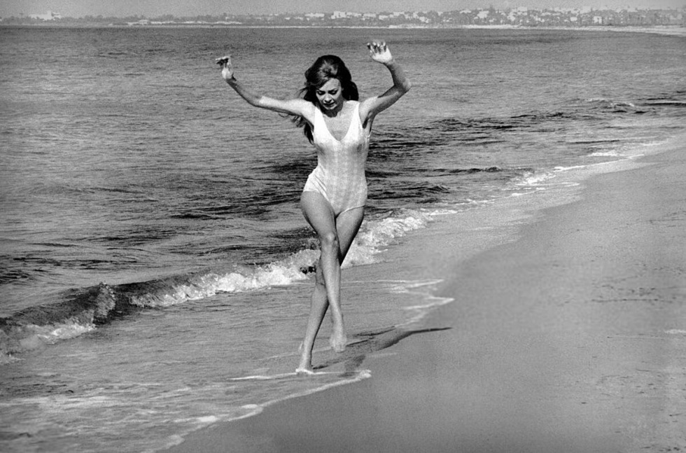 Erotic pictures of naked Michelle Mercier