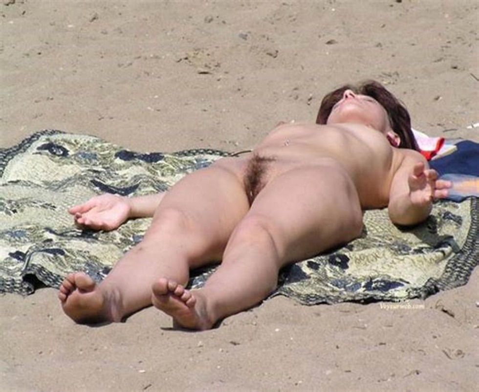 Hairy on the beach amateur
