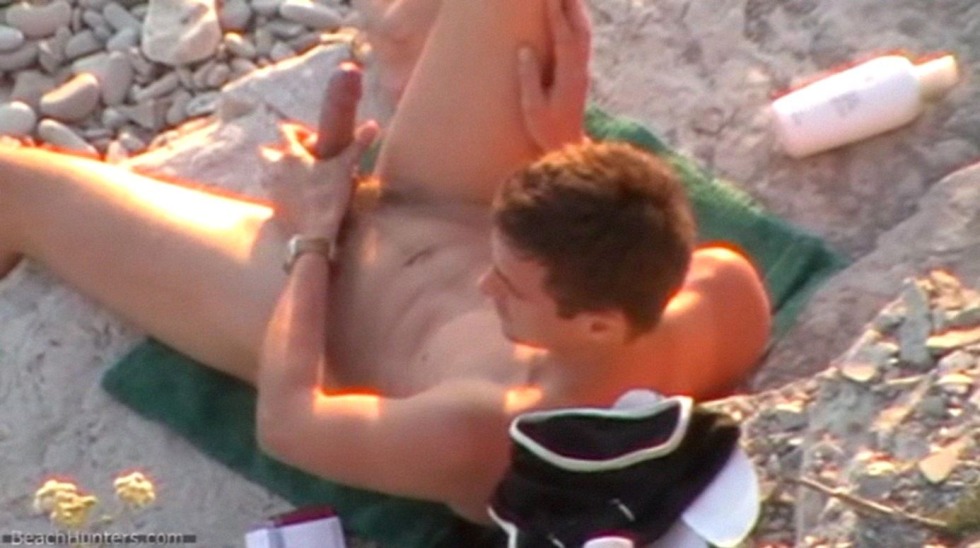 Masturbation on the beach secretly