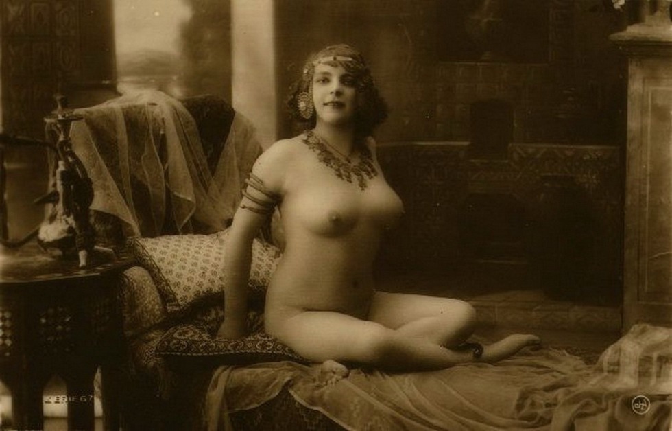 Vintage naked women