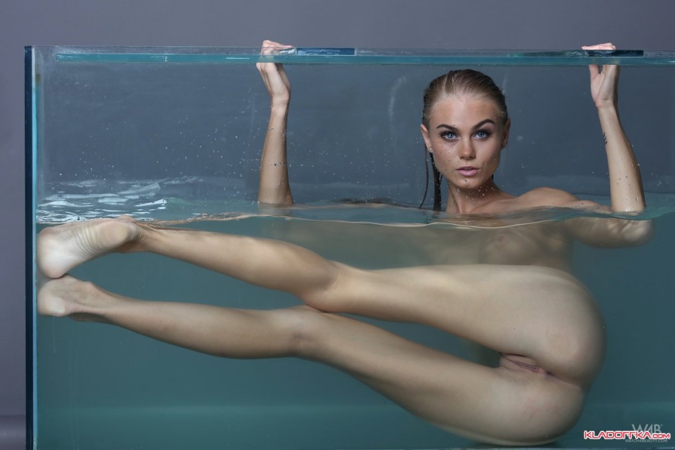 Naked synchronizers in the pool