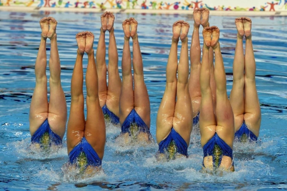 Synchronous swimming swimmer