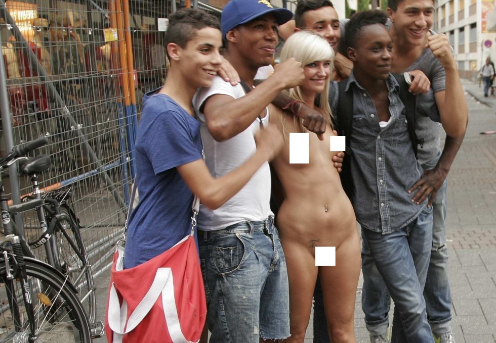 Girls undress in front of the public