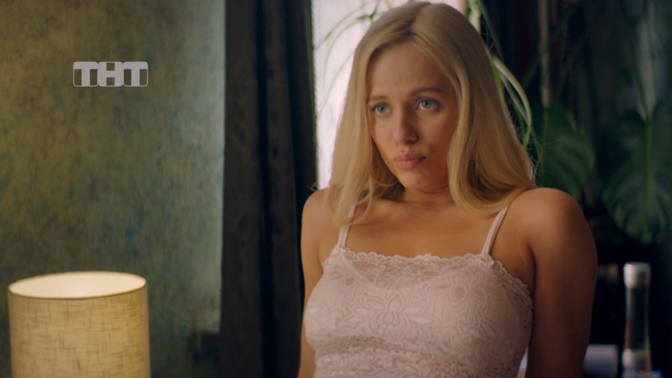 Victoria Klinkova Cafe Cuba photo