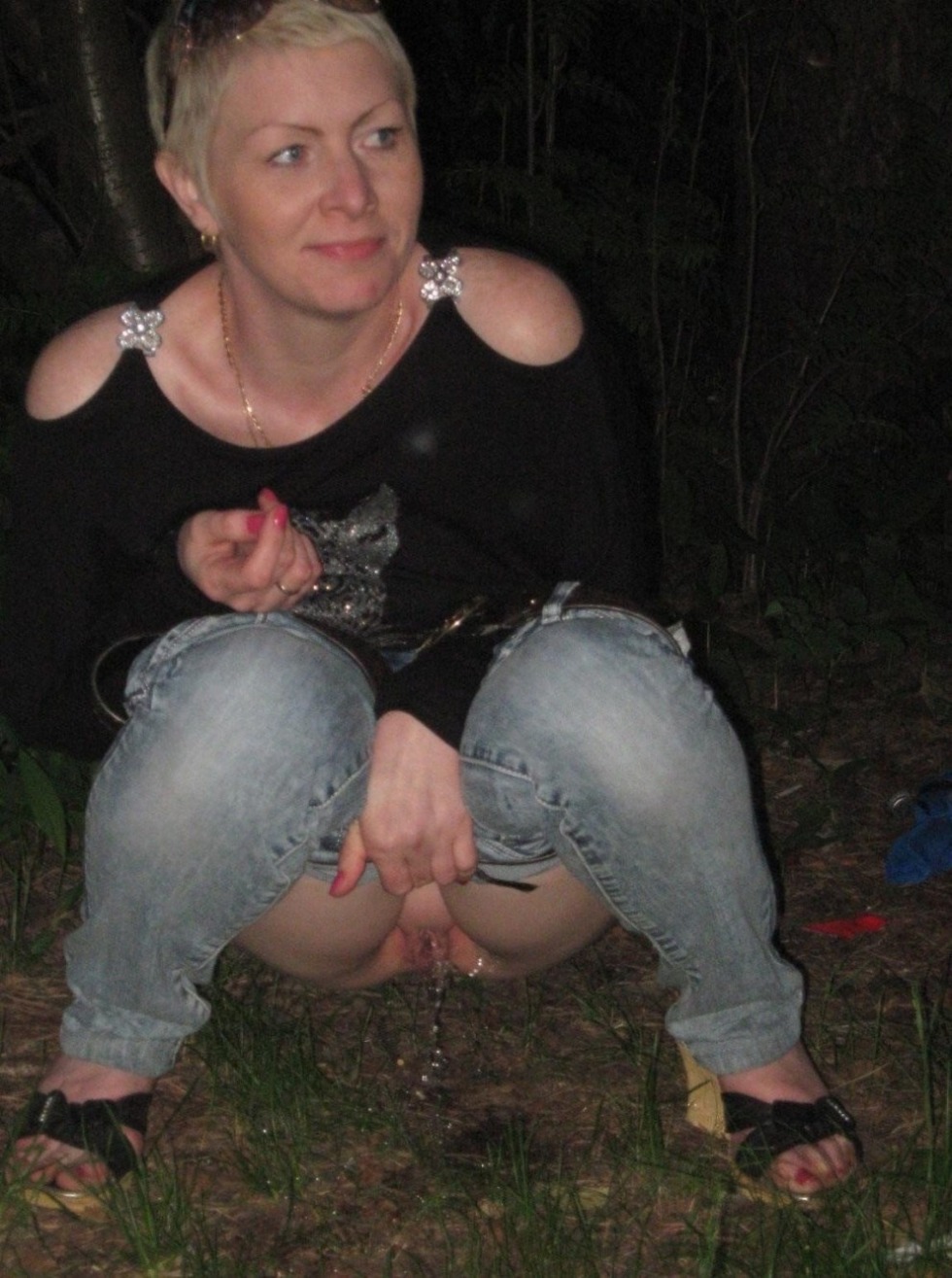 Drunken drunk without panties