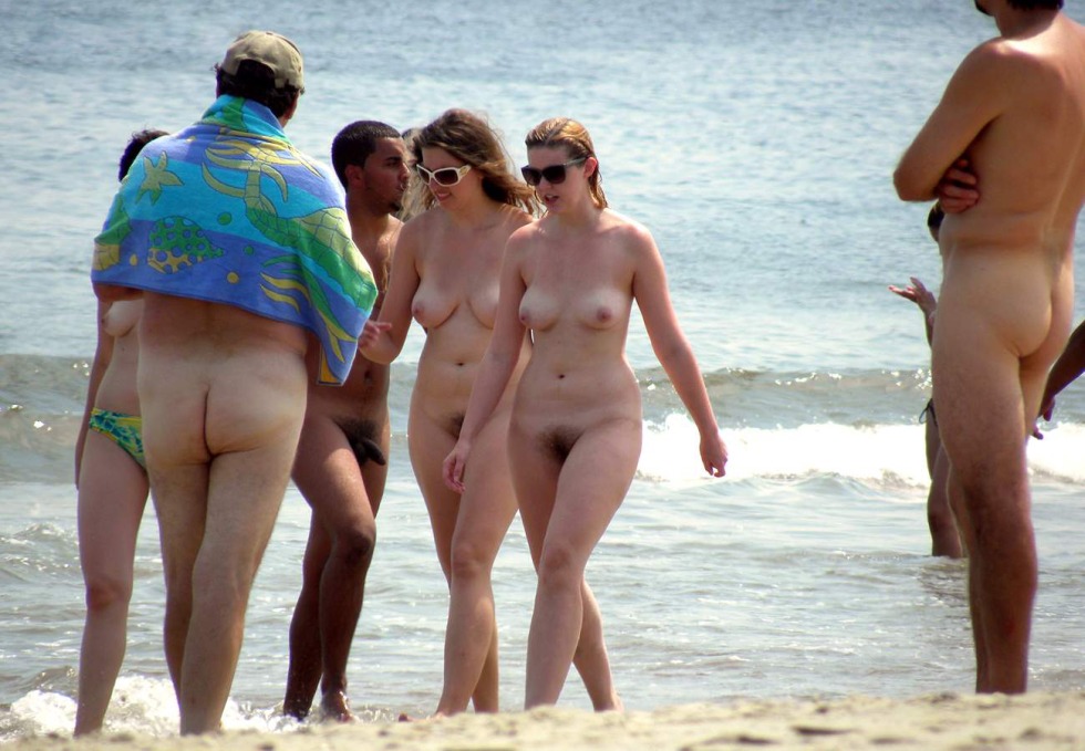 Women without panties on the beach