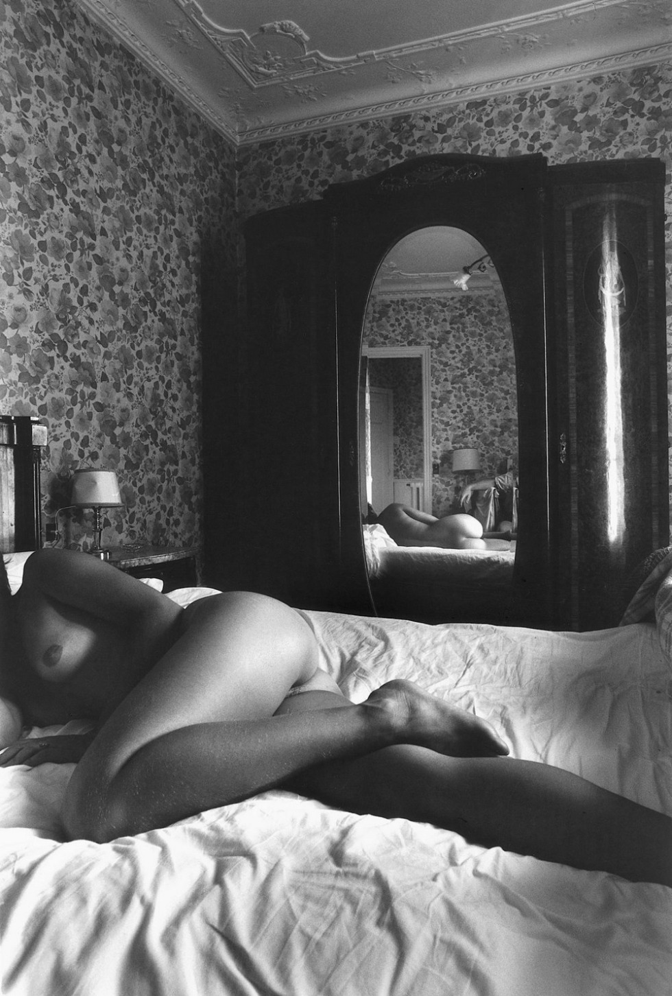 Nude photo shoot in the interior