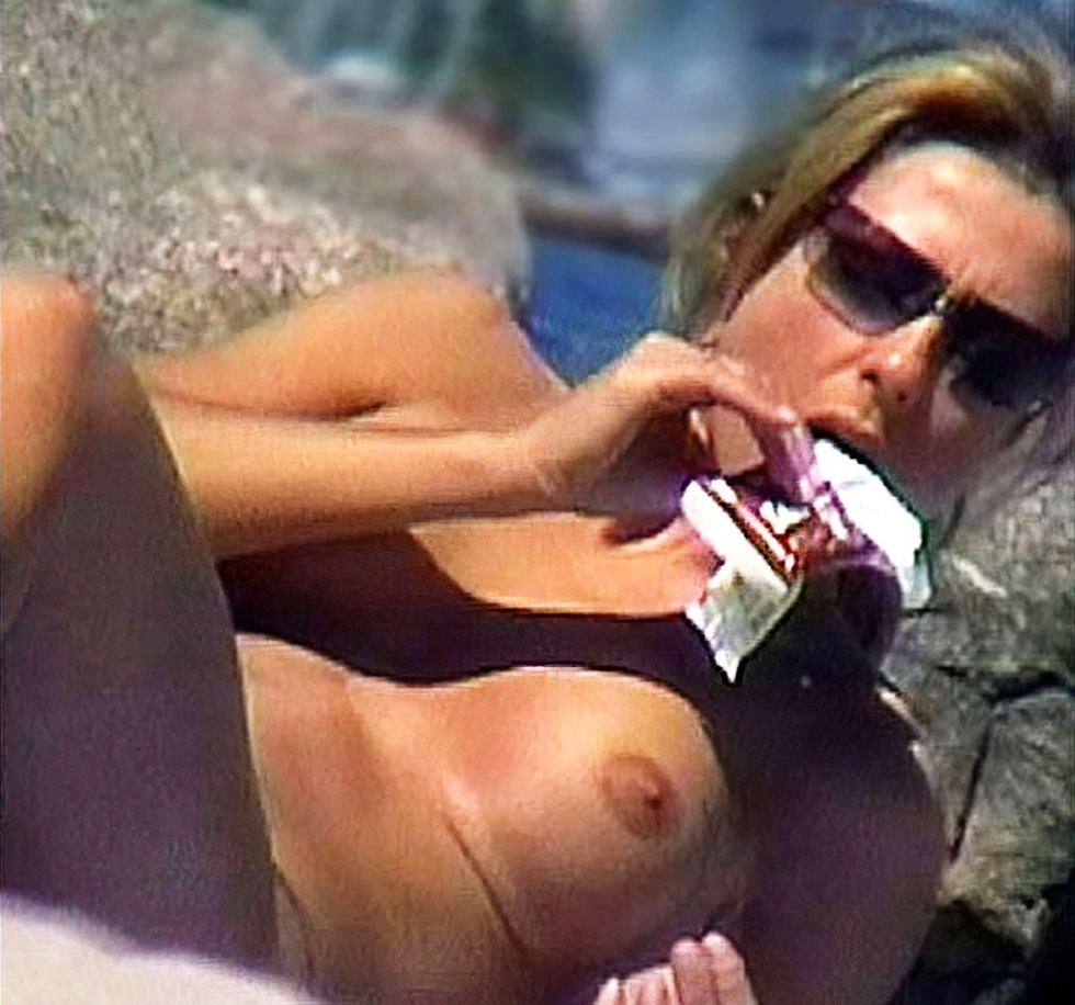 Jennifer Eniston Topless