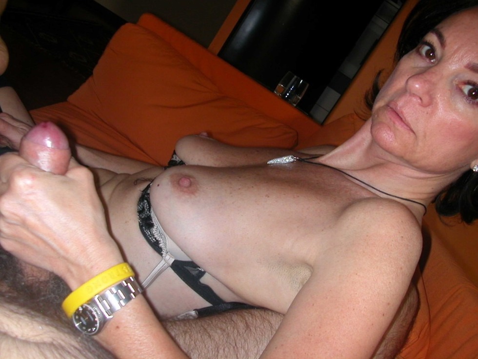 Hanjob mature homemade